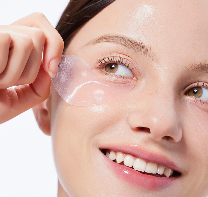 COSRX Peptide Collagen Hydrogel Eye Patch application