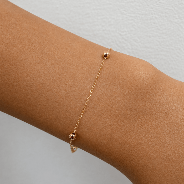 Dainty Ball Station Bracelet