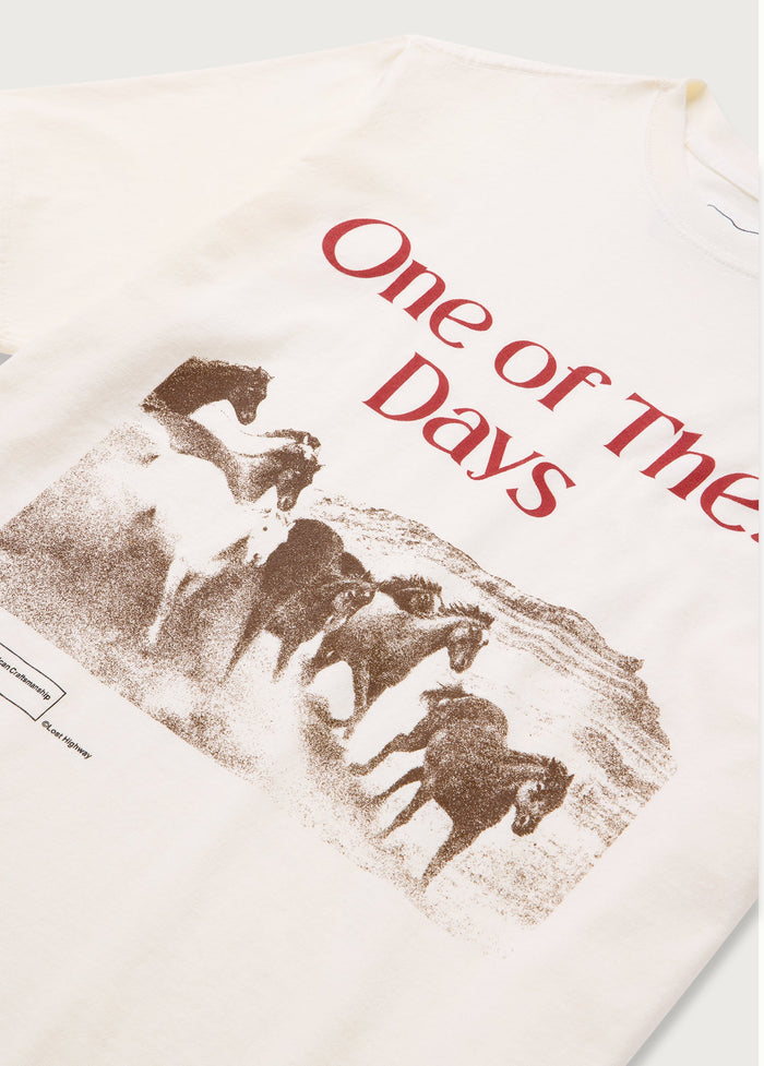 GLAD YOU'RE HERE WITH ME TEE S/S - BONE