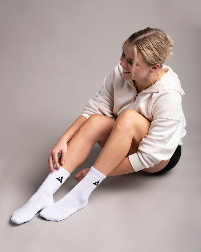 Hohe Sportsocken / Cushioned Crew Socks 3er Pack (Black) - Athletic Aesthetics