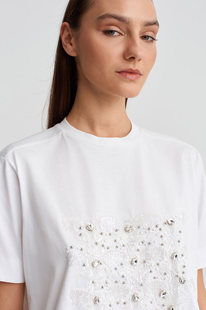 Kırık Beyaz İşlemeli  T-Shirt-Y261011062