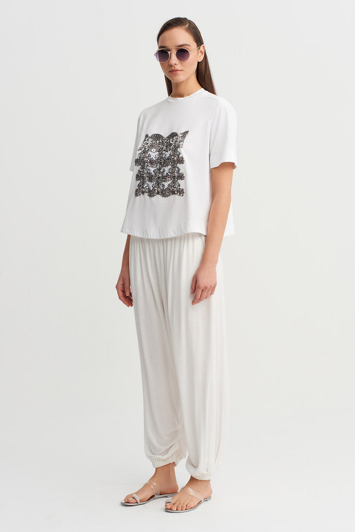 Kırık Beyaz Taş İşlemeli Aplike Detaylı T-shirt-Y261011088