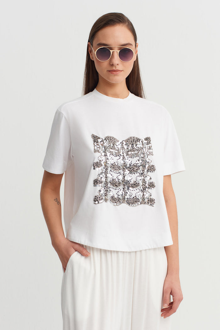 Kırık Beyaz Taş İşlemeli Aplike Detaylı T-shirt-Y261011088