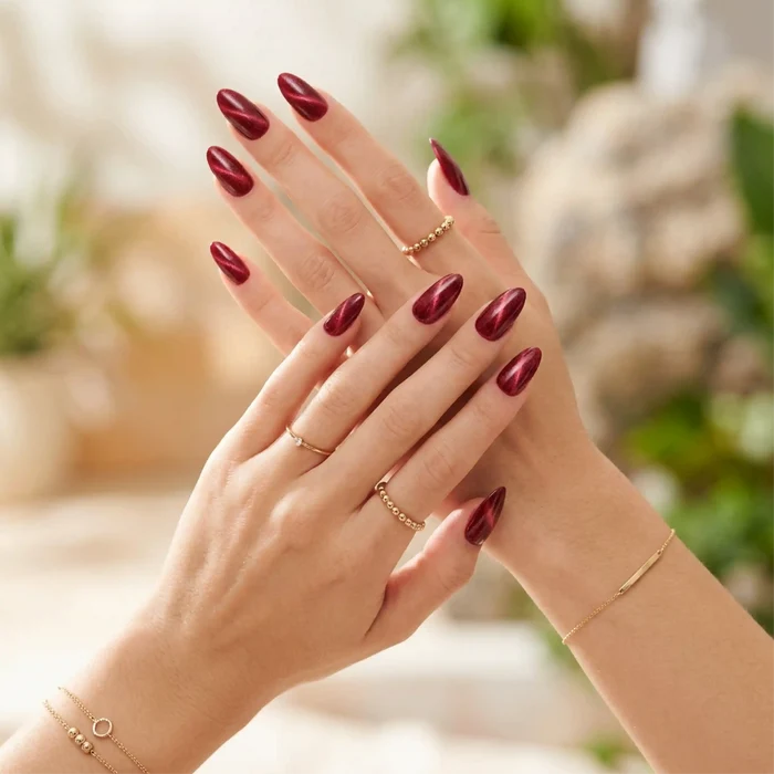 Shellac · Poppy Cat Eye Red 10ml