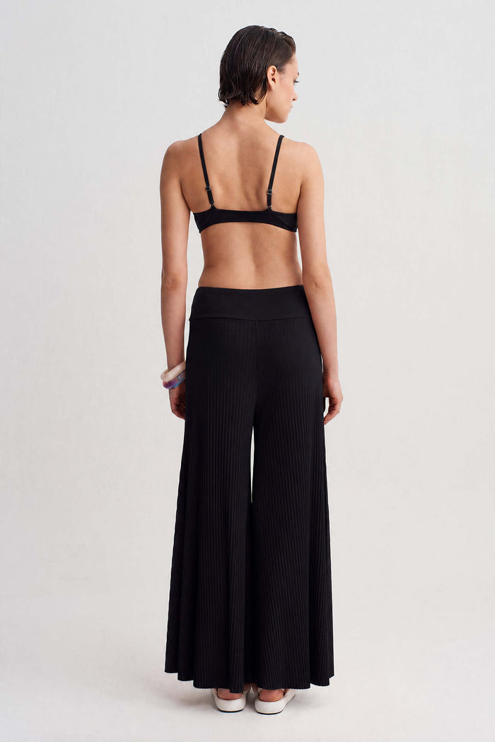 Siyah Bol Kesim Jarse Plise Pantolon-Y263013104