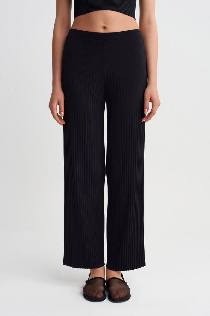 Siyah Dar Paça Jarse Plise Pantolon-Y263013103