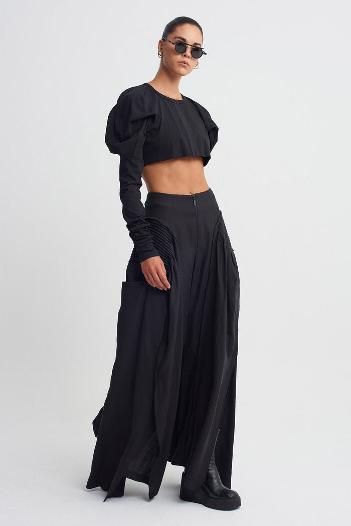 Siyah Hacimli Omuz Detaylı Crop Bluz-K261011037