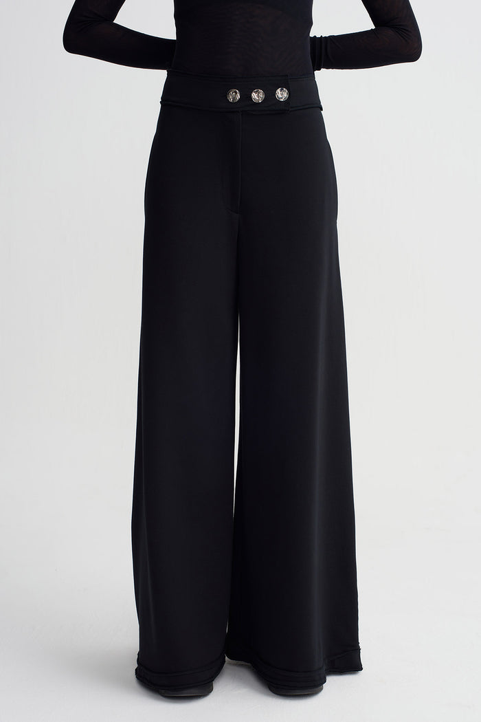 Siyah Metal Düğme Detaylı Geniş Paça Pantolon-K263013008