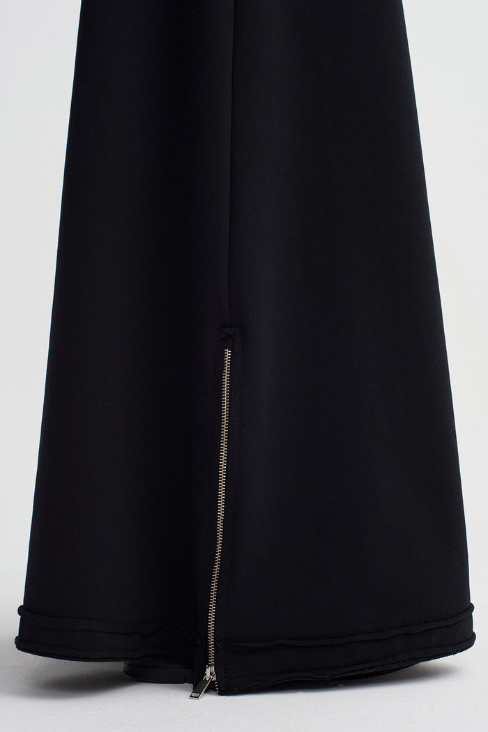 Siyah Metal Düğme Detaylı Geniş Paça Pantolon-K263013008