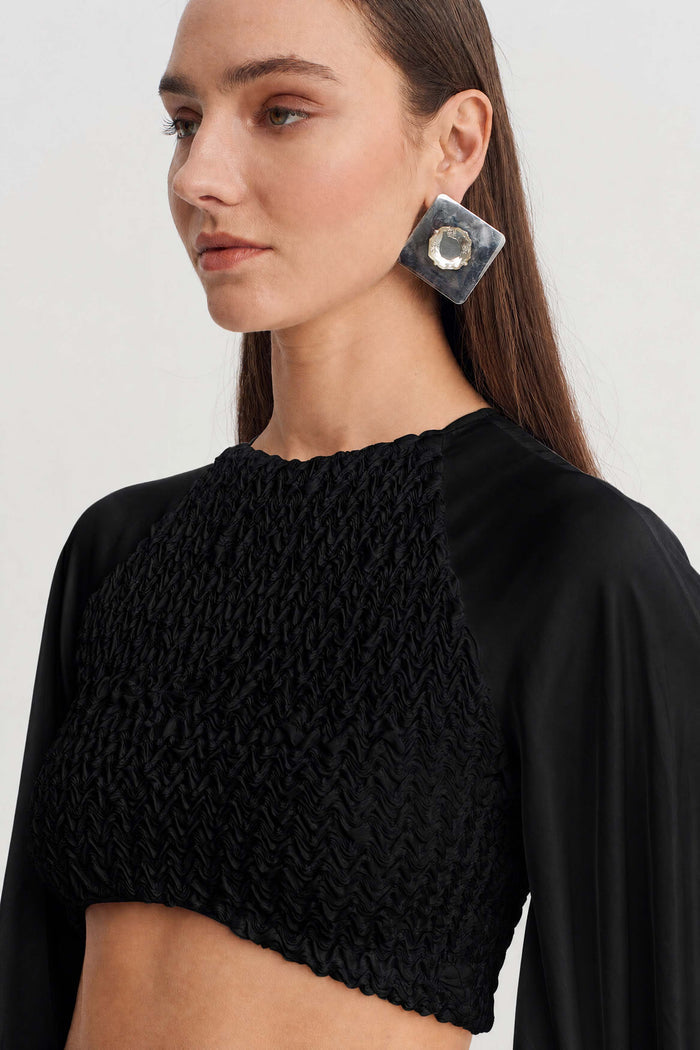 Siyah Pelerin Kollu Saten Crop Bluz-Y261011102