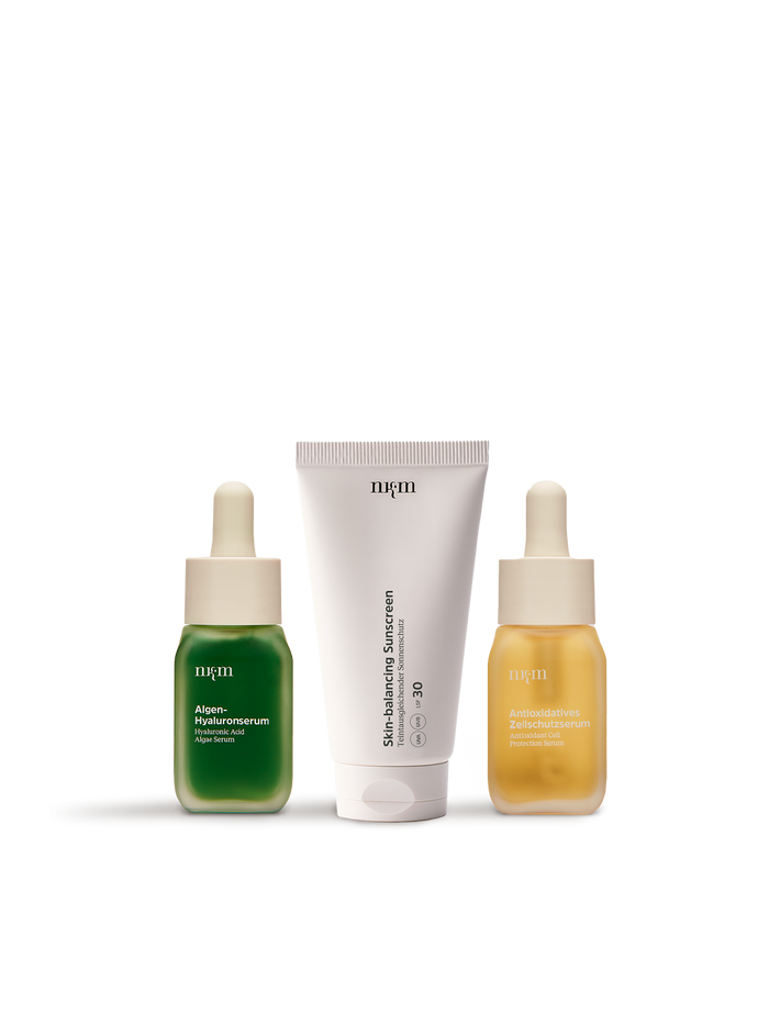 Set von nkm mit Algen-Hyalruonserum, Skin-balancing Sunscreen und Antioxidativen Zellschutzserum