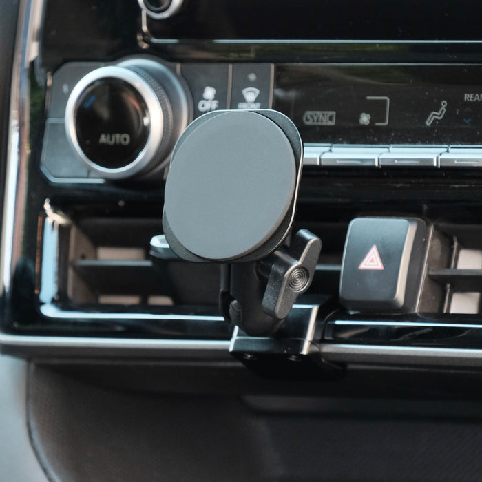 Toyota Highlander 2020-2026 MagSafe-compatible Phone Mount